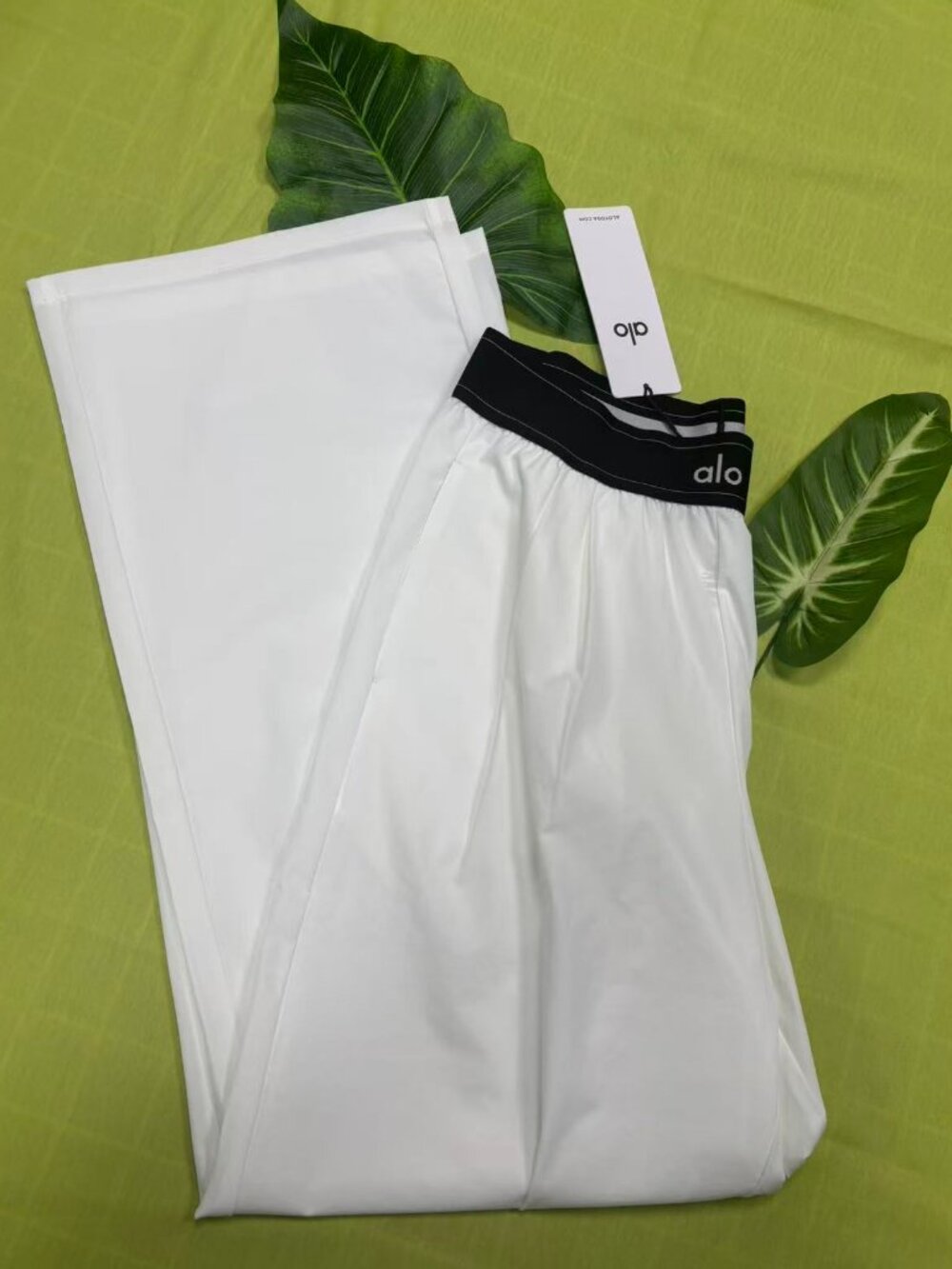 Alo Yoga Suit Up Trouser, White Sizes XS–M Regular Fit 📦Office Essential - Picture 9 of 9